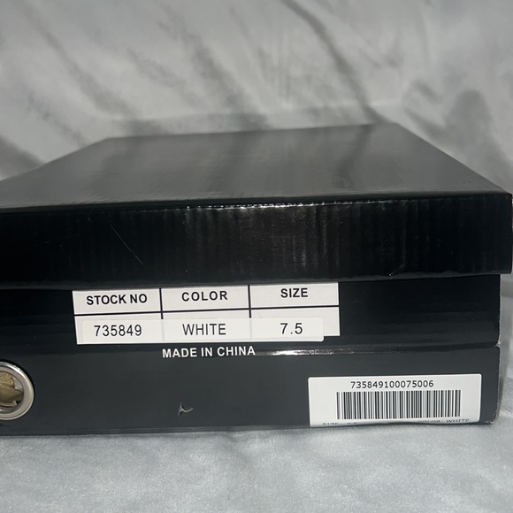 Iman White Sneakers, Size 7.5, Brand New - Picture 6 of 6